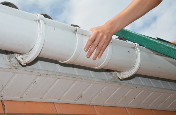 Gutter Reattachment in Milford