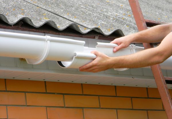 Cost of Gutter Hanging in Milford